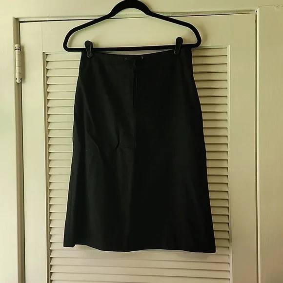 Banana Republic Black A-line Wool skirt, size 4 - Picture 1 of 8